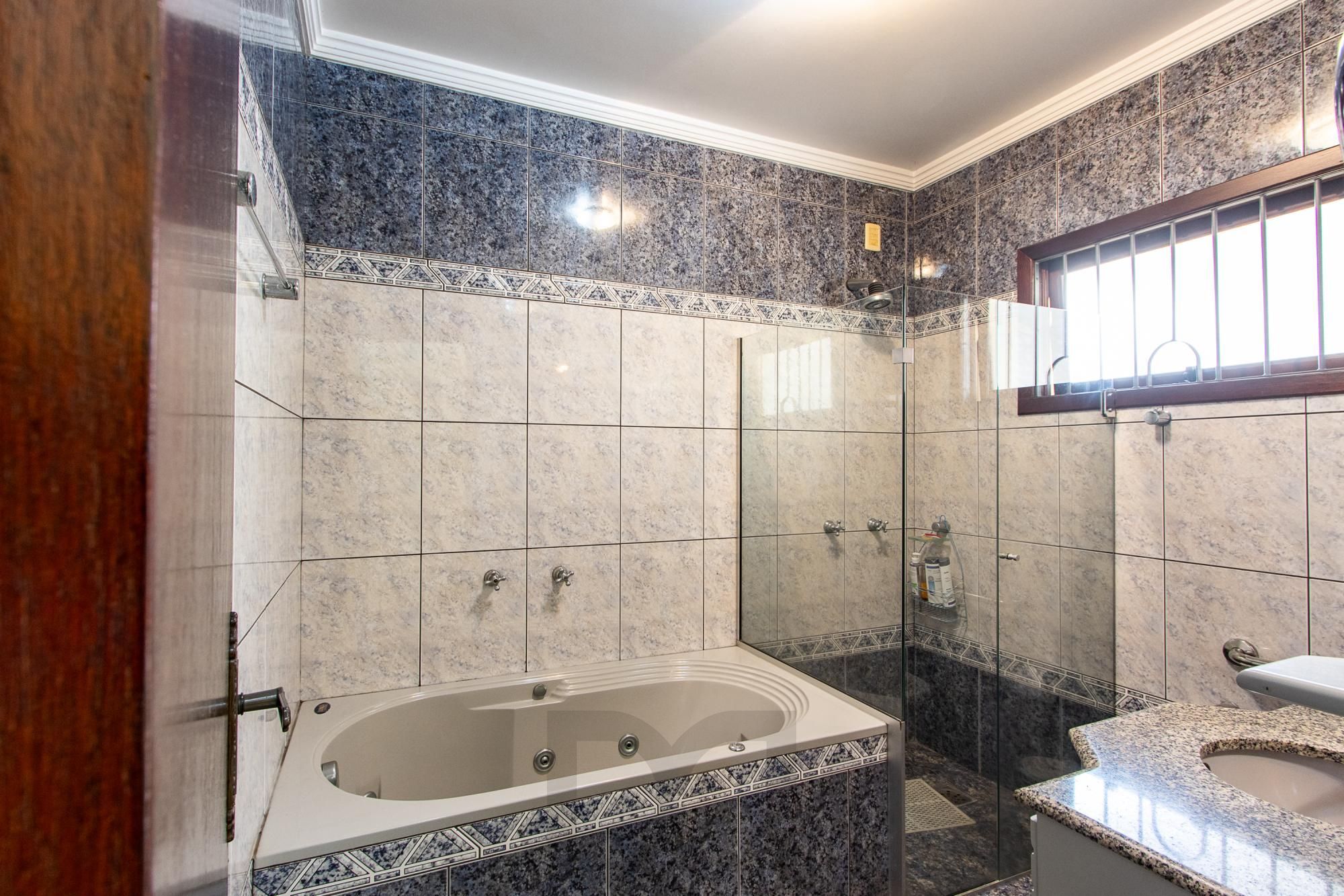 Casa Residencial ou Comercial, com 3 quartos (1 suite), 229m² privativos - Bairro Tristeza — foto 35