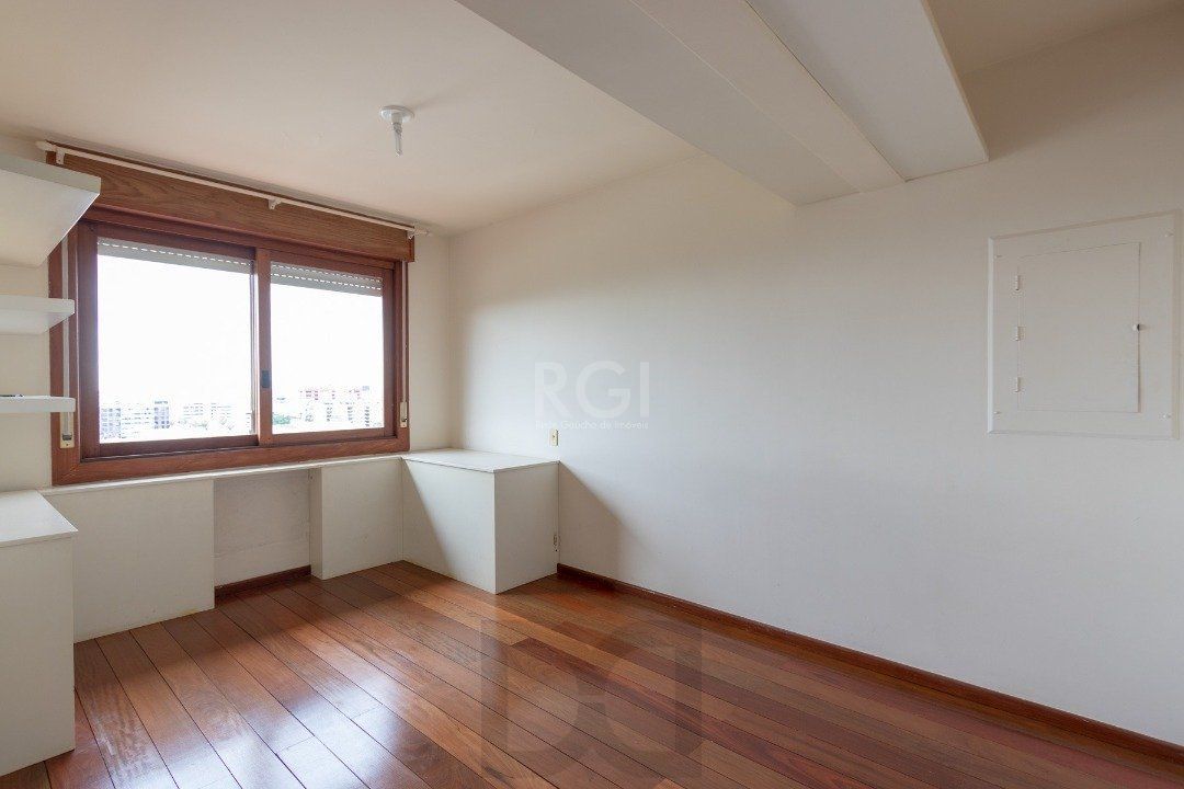 Cobertura para Venda - 302m², 4 dormitórios, sendo 1 suites, 3 vagas - Menino Deus — foto 11