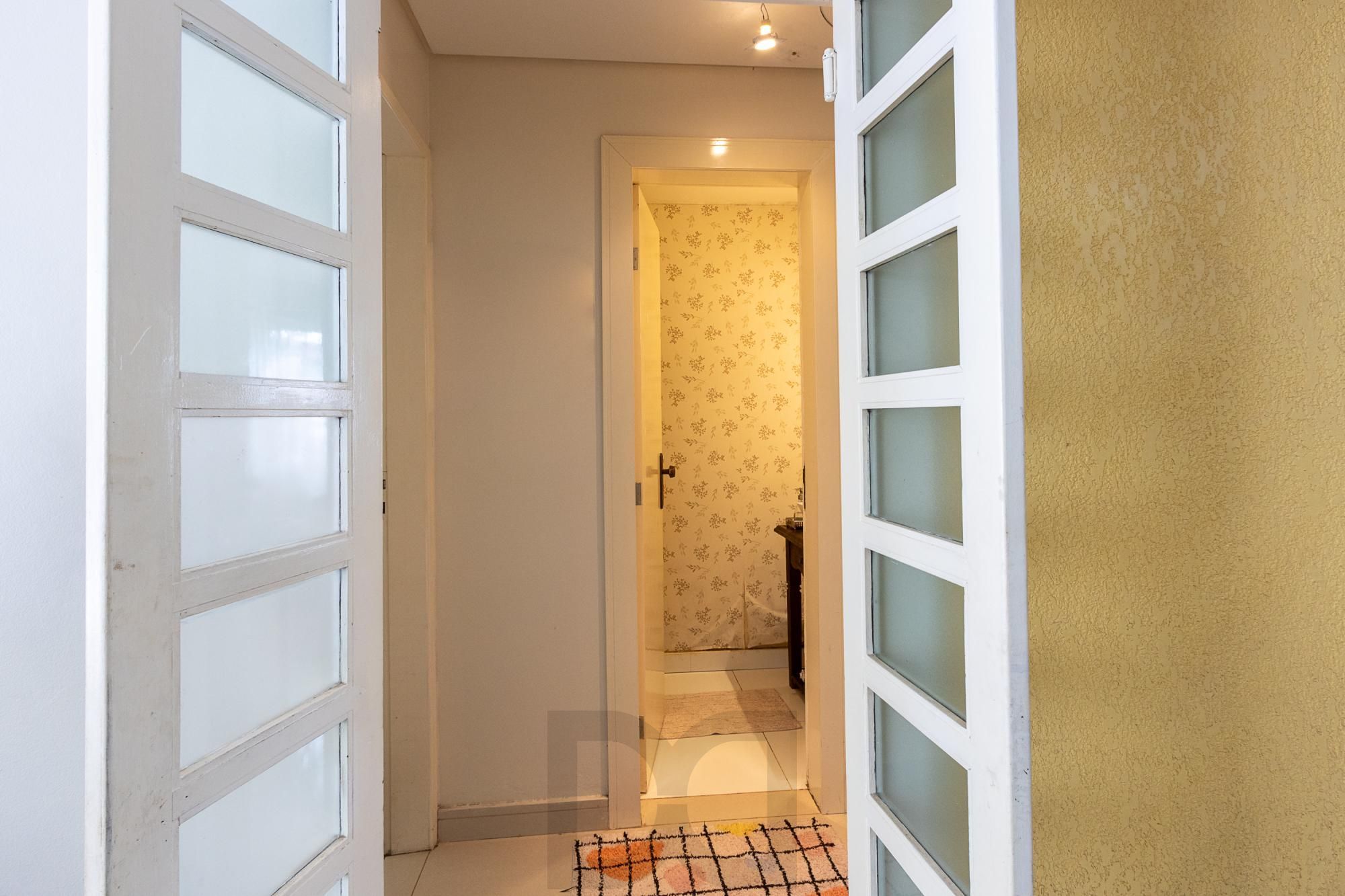 Casa térrea, 2 dormitórios, 1 suíte e 2 vagas no bairro Aberta dos Morros. — foto 26