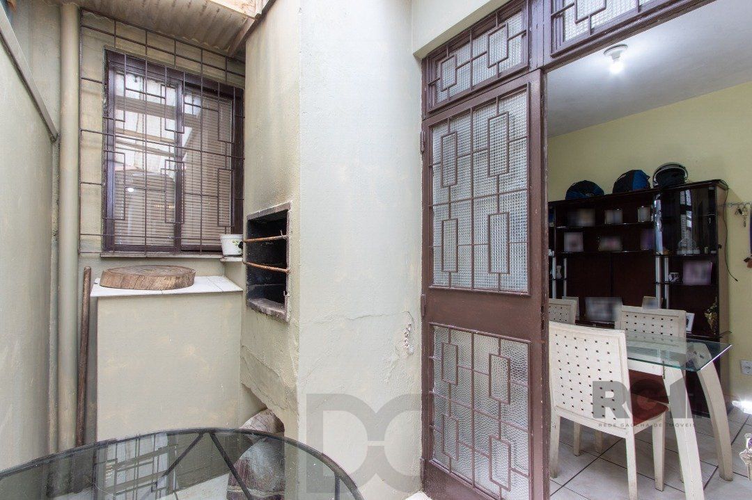 Casa térrea, 3 quartos, 2 banheiros, com pátio no Bairro Cavalhada — foto 12