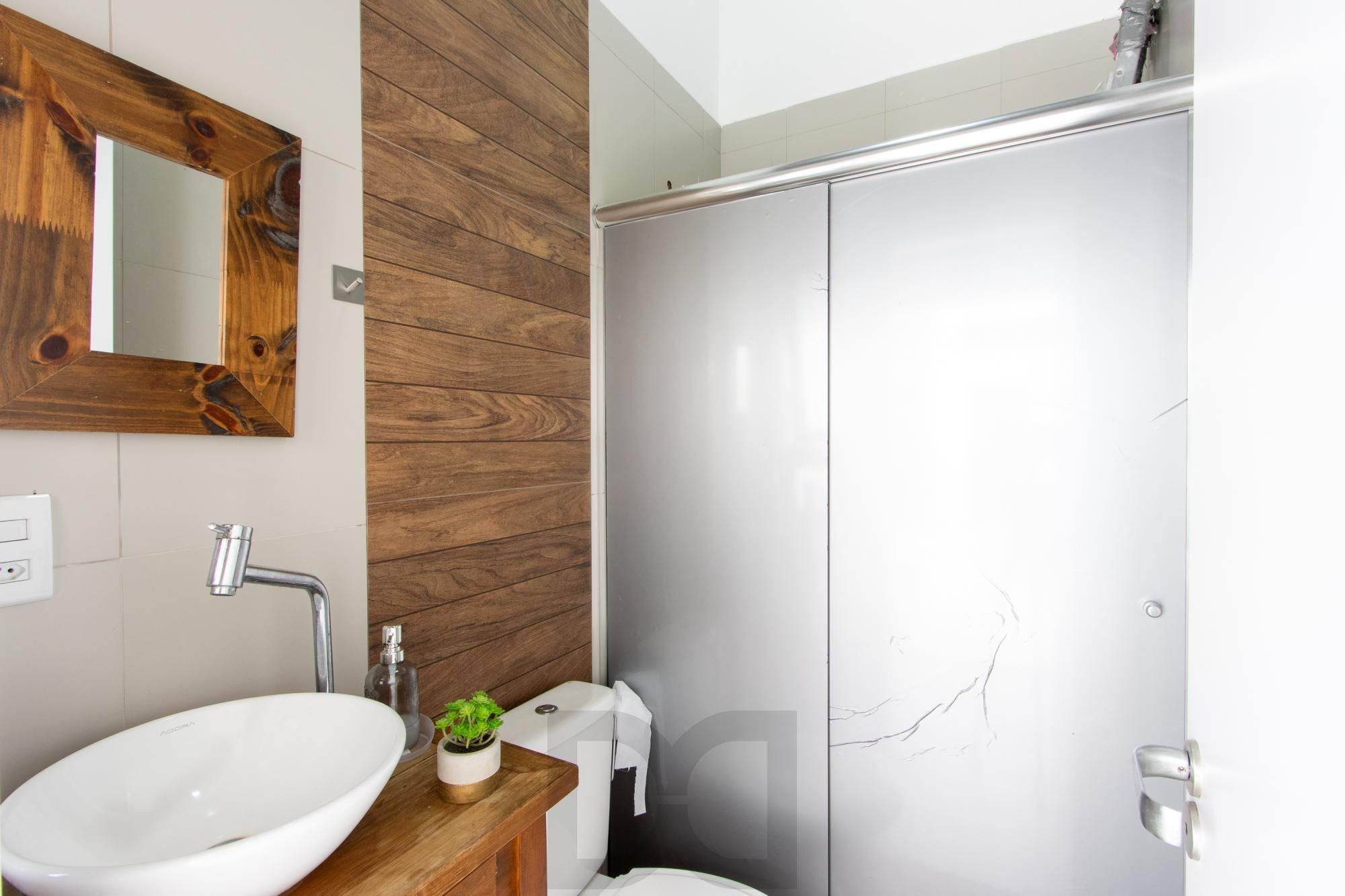 Excelente casa de alvenaria, 4 dormitórios, 2 suítes e 2 vagas de garagem. — foto 17