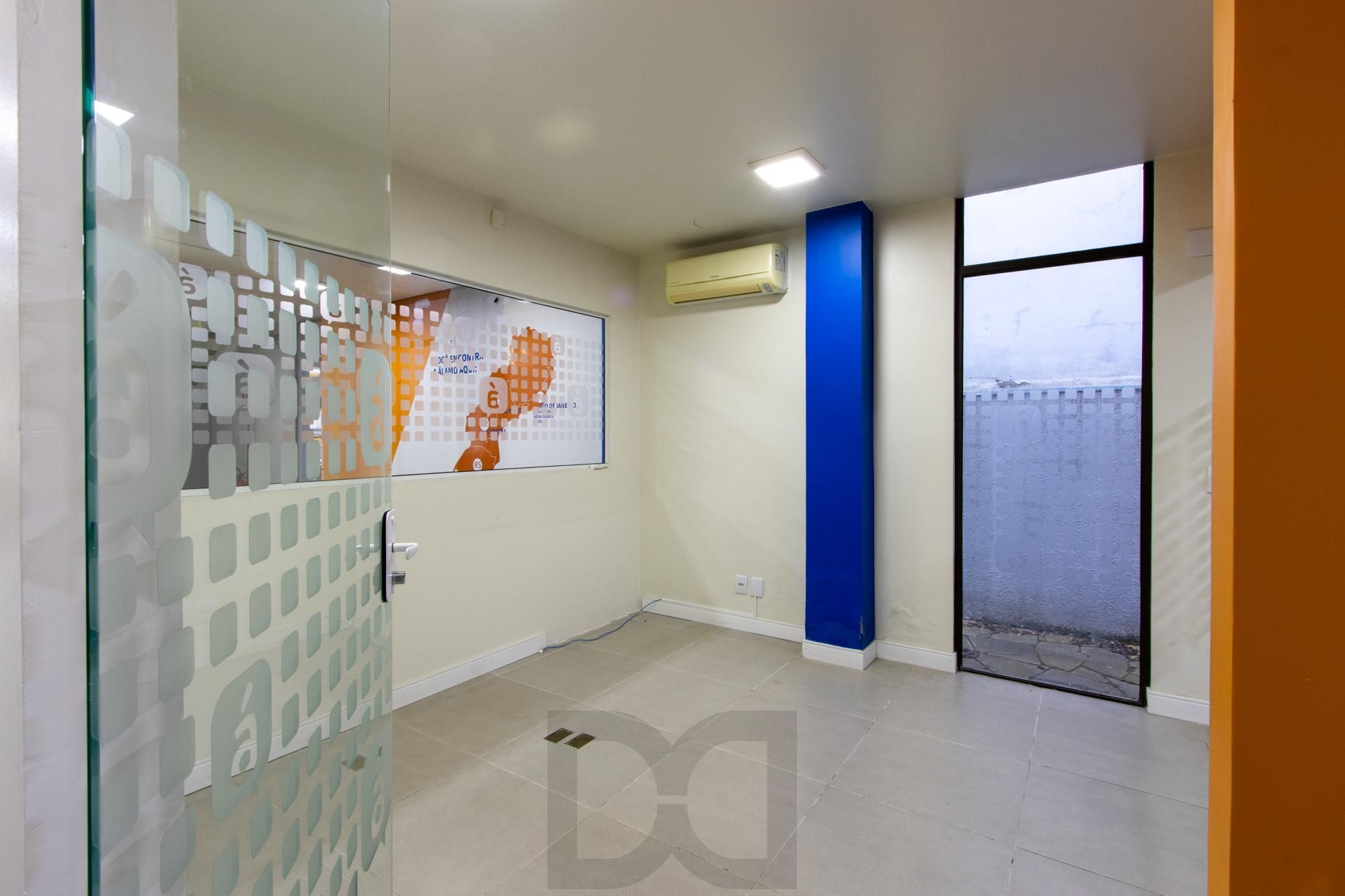 Casa Comercial 2 pisos - Excelente localização e Grande Visibilidade no Bairro Menino Deus - Ideal p/ Clínicas, escolas ou escritórios. — foto 12