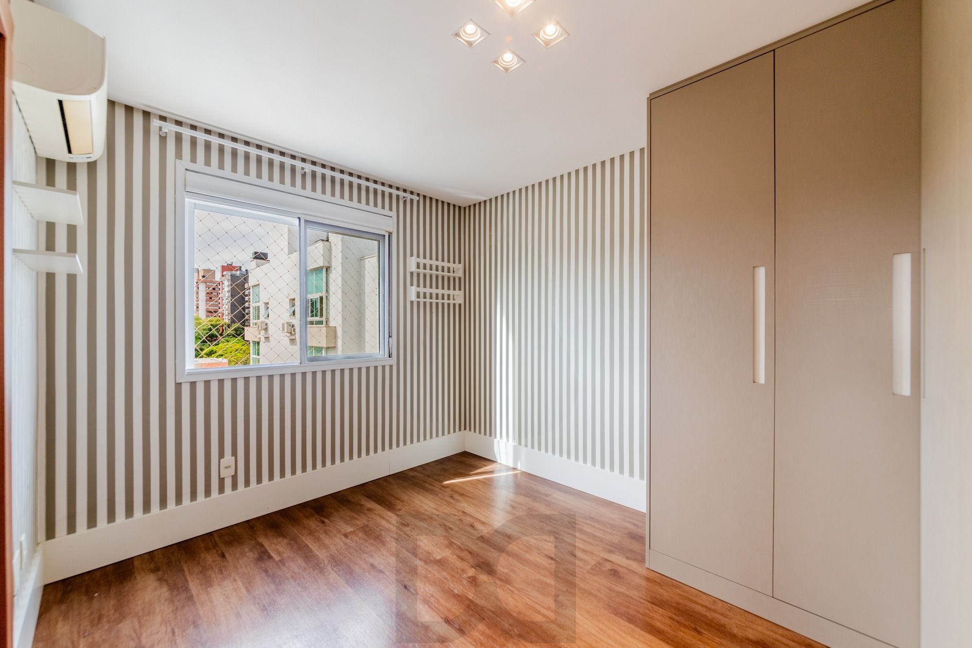 Apartamento semimobiliado, com 94m privativos, 2 suites e 3 vagas de garagem — foto 17