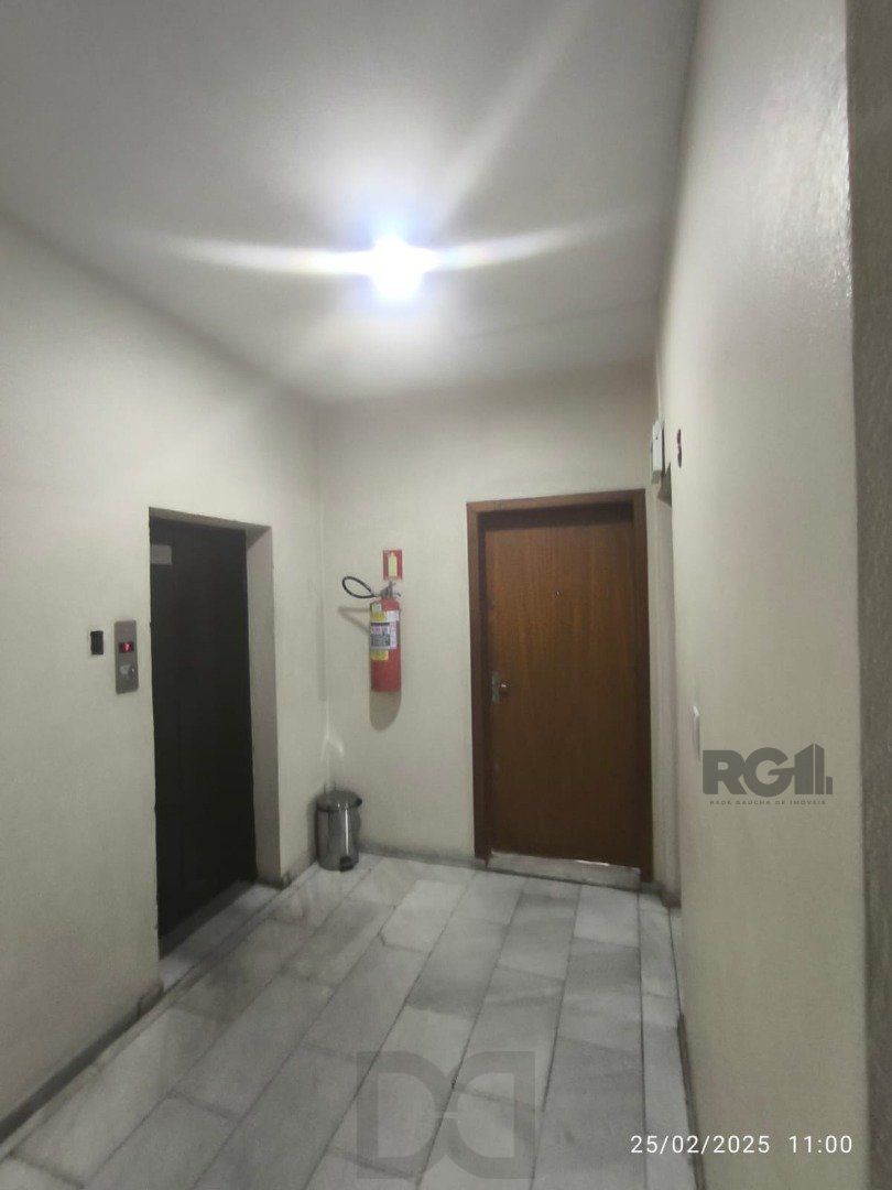 Sala comercial | Bairro Tristeza | 25 m² priv | Banheiro | Portaria | Elevador — foto 6