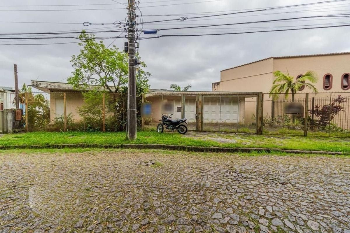 Casa com 5 dormitórios e 3 vagas no bairro Assunção — foto 1
