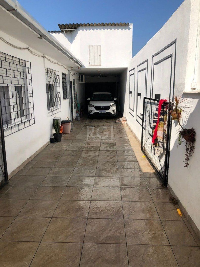 Casa para Venda com 3 dormitórios, sendo 1 suites e 3 vagas no bairro Guarujá — foto 25