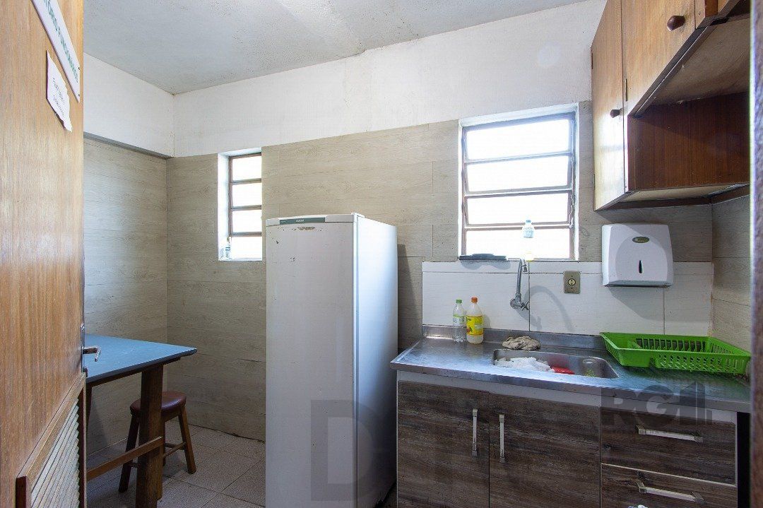 Prédio com 1063m², distribuídos em quatro pavimentos — foto 7