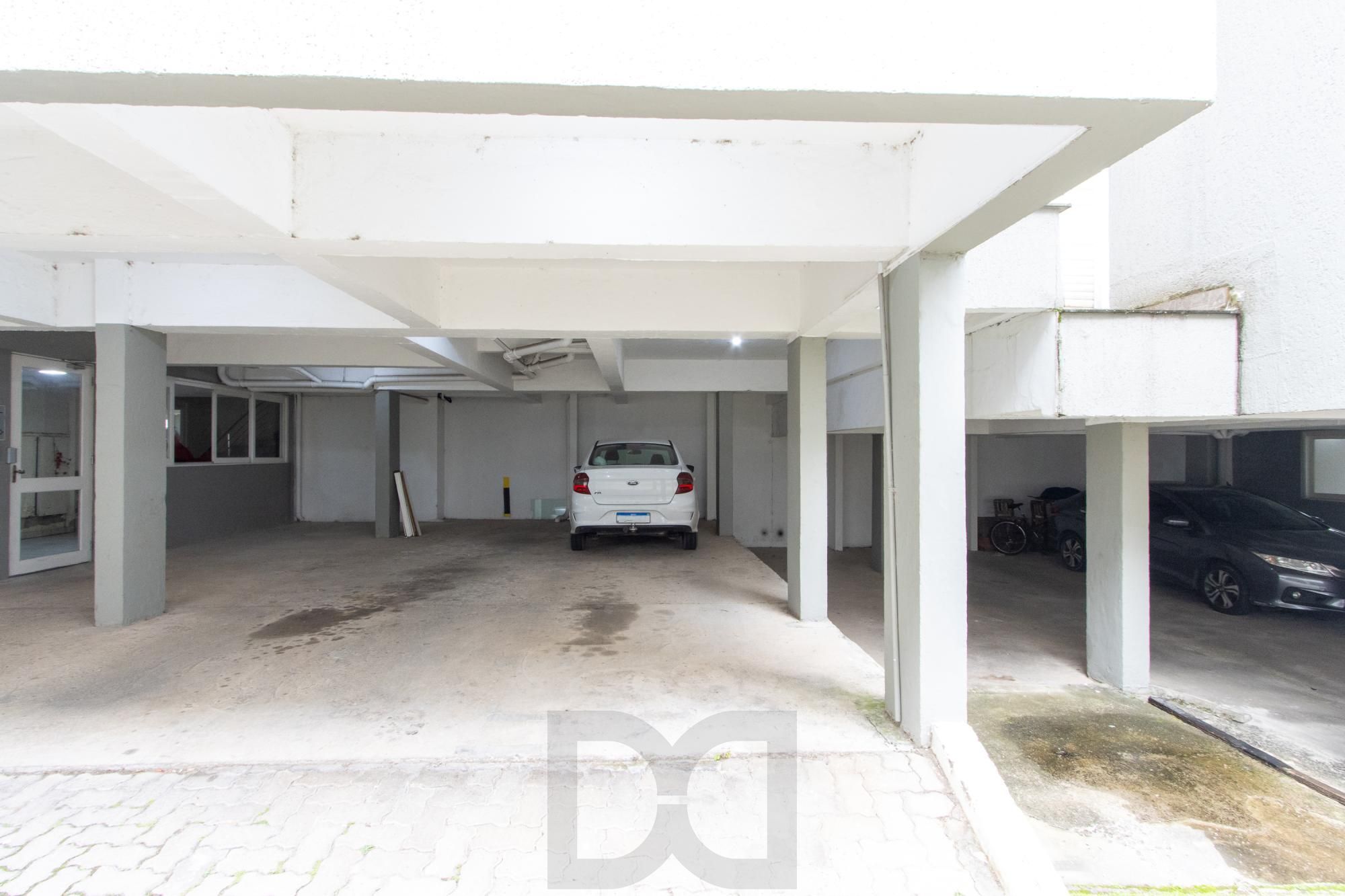 Apartamento de 3 dormitórios, 1 suíte e 1 vaga de garagem no bairro Pedra Redonda. — foto 31