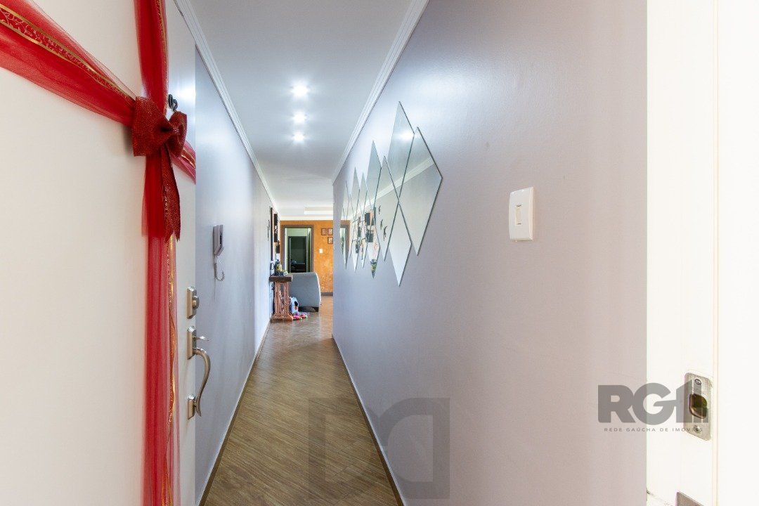 Apartamento reformado de 124m² privativos- 3 dormitórios sendo 1 suíte no bairro Medianeira — foto 26