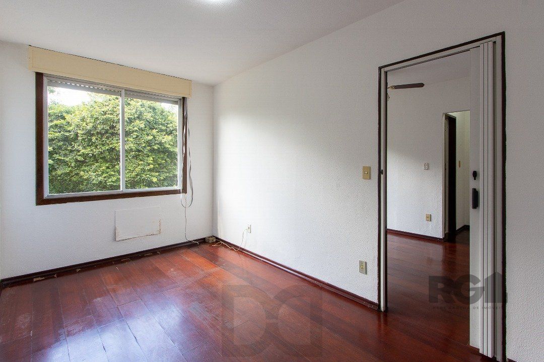 Excelente apartamento no bairro Cristal com 1 dormitório, living, banheiro e cozinha. — foto 13