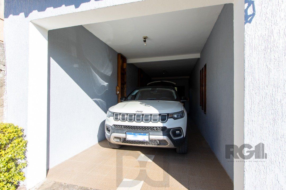 Casa para Venda - 300m², 3 dormitórios, sendo 1 suites, 4 vagas - Tristeza — foto 3