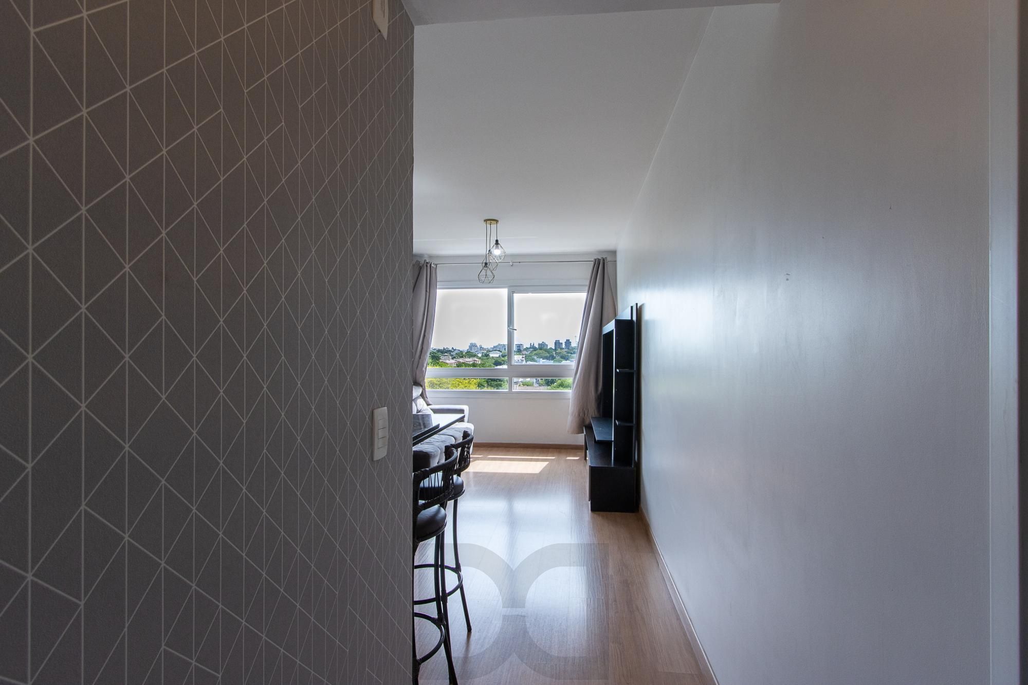 Apartamento de 2 dormitórios com suíte, churrasqueira e infraestrutura completa na Zona Sul de Porto Alegre. — foto 2
