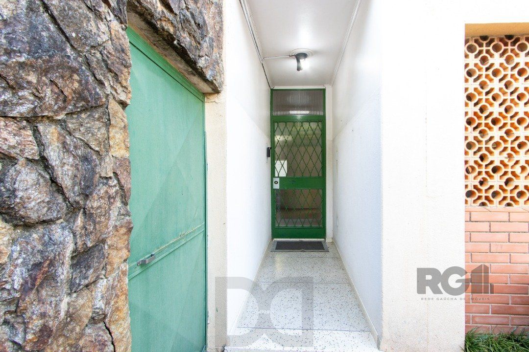 Apartamento reformado de 124m² privativos- 3 dormitórios sendo 1 suíte no bairro Medianeira — foto 29