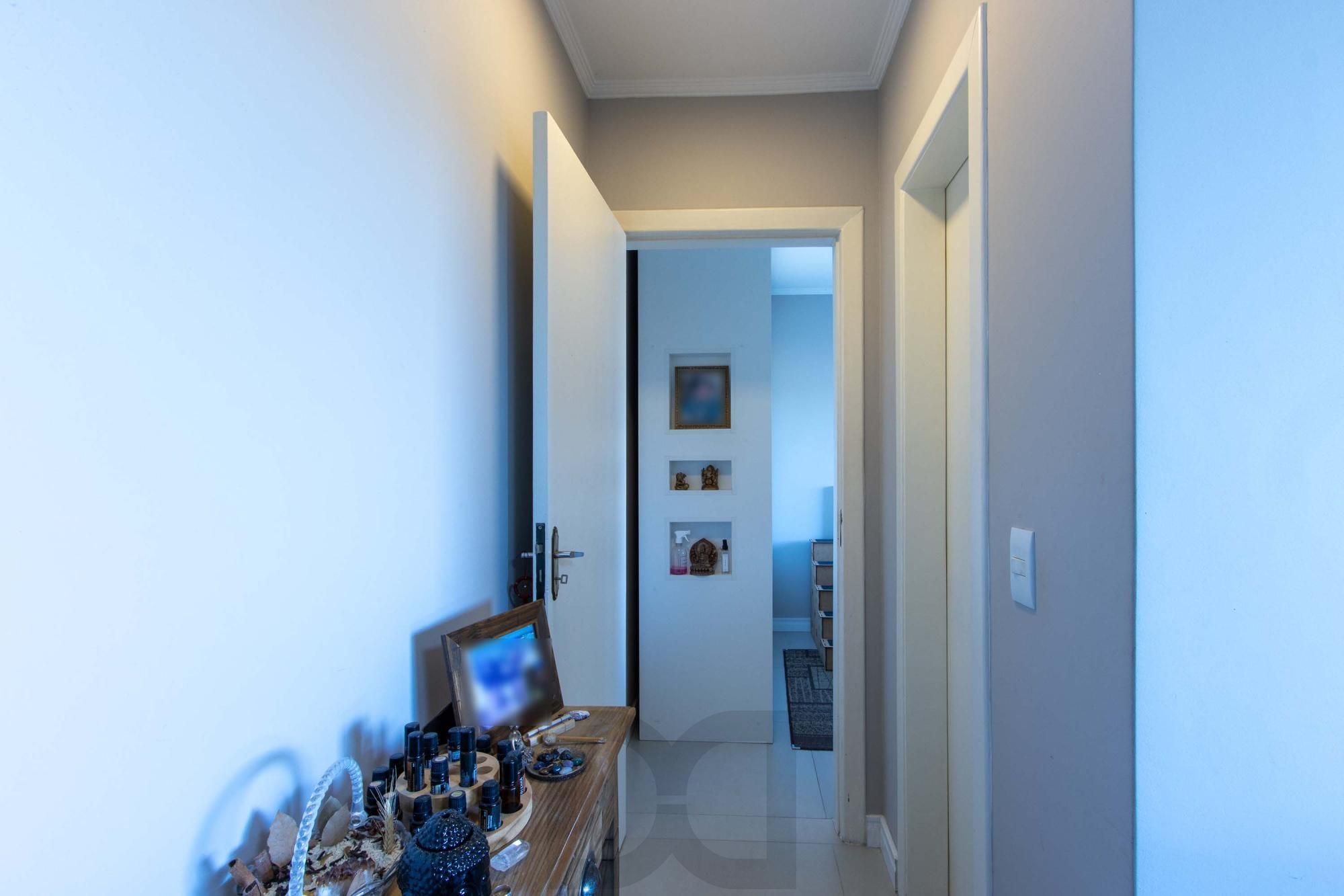 Apartamento 2 dorm, vaga de garagem escriturada e coberta - bairro Cristal — foto 11