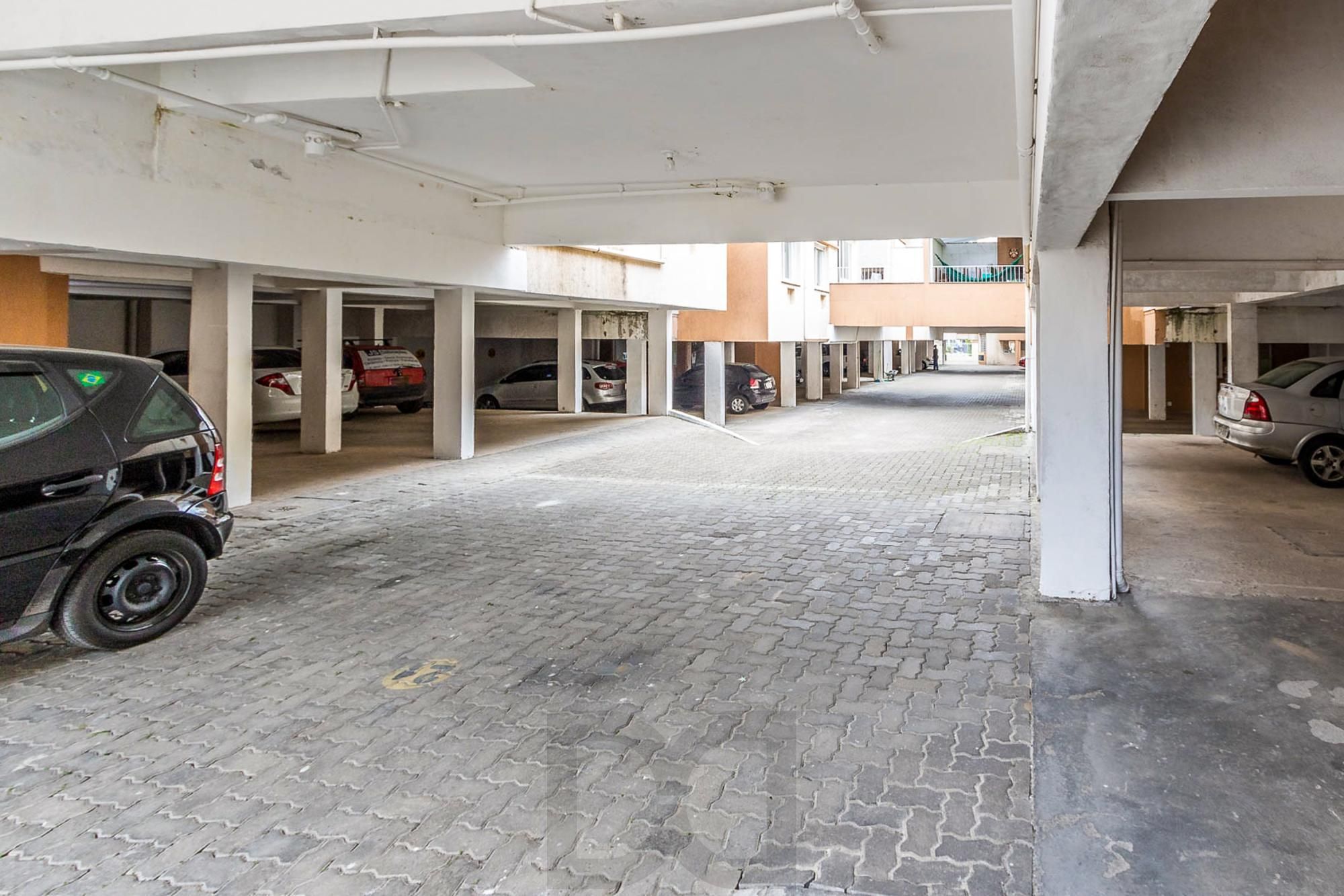 Apartamento de 3 dormitórios, 1 suíte e 1 vaga de garagem no bairro Pedra Redonda. — foto 41