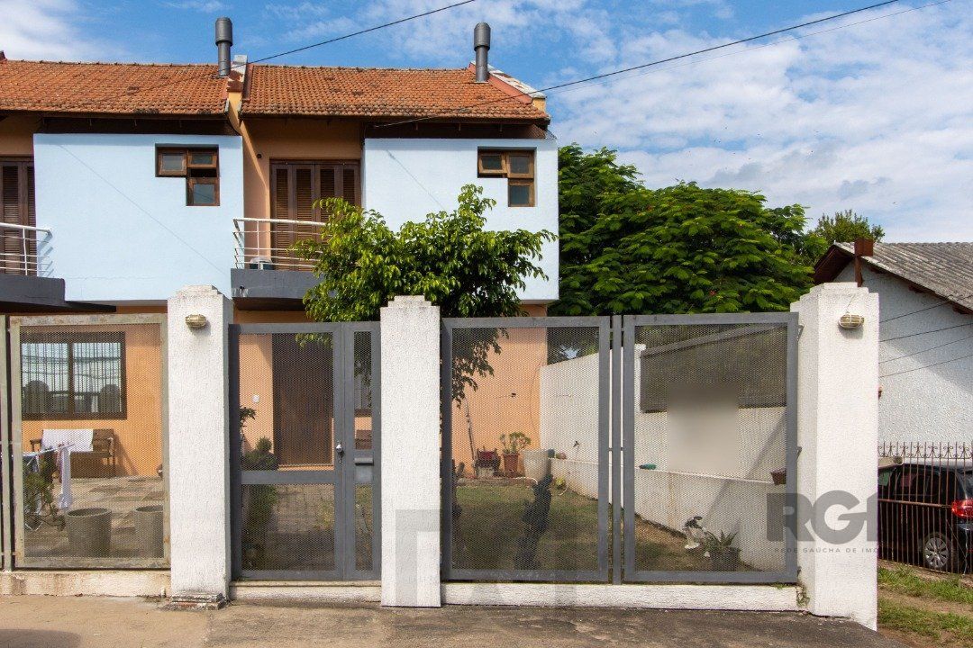 Excelente oportunidade de casa à venda em condomínio fechado no Reserva Guarujá, localizado na Avenida da Serraria em Porto Alegre. — foto 2