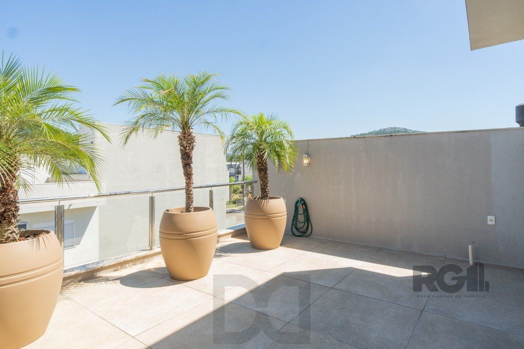 Casa de Condomínio com Arquitetura Exclusiva e Ambientes Sofisticados — foto 42
