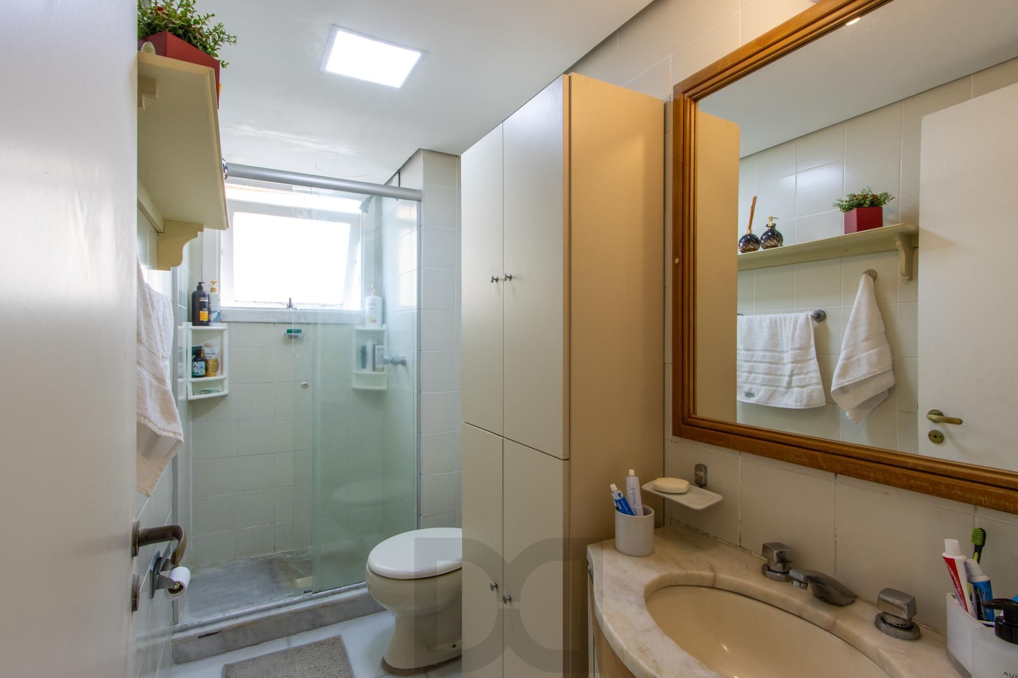 APARTAMENTO 3 DORMITÓRIOS - Vista permanente do Guaíba (menor custo benefício por M2). Somente 25 passos da orla. — foto 30