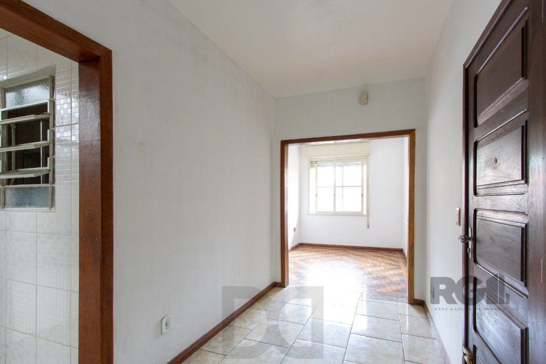 Apartamento térreo, com pátio, 2 quartos - Bairro Menino Deus — foto 8