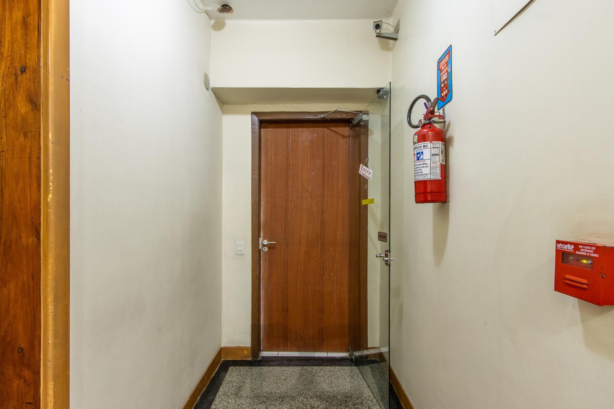 SALA NO CENTRO DE PORTO ALEGRE — foto 27