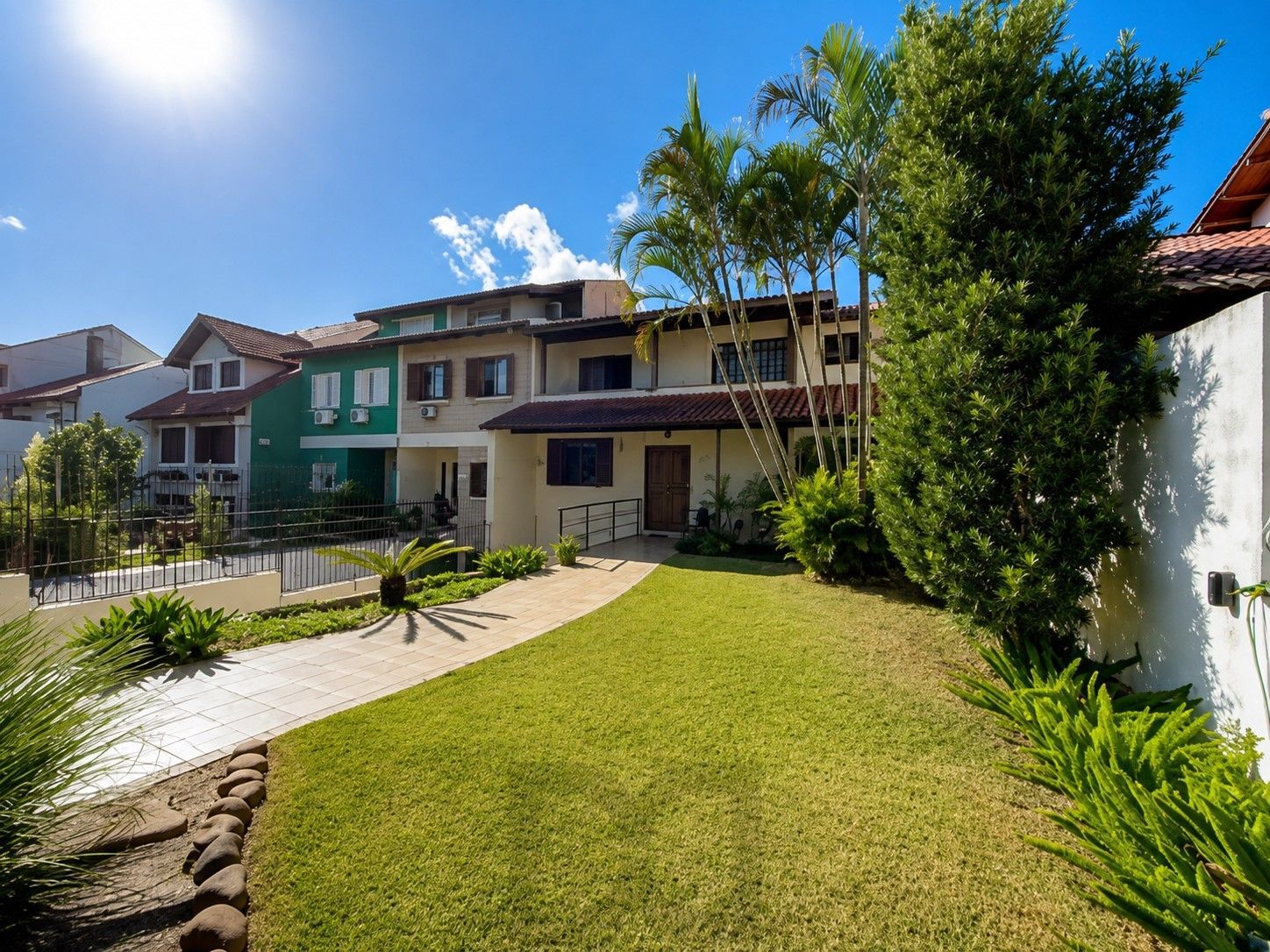 Casa à venda com 382m², 4 quartos e 2 vagas — foto 2