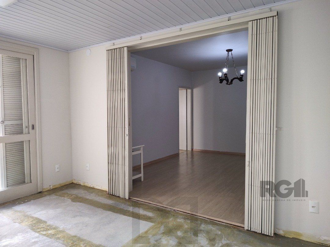 Apartamento Garden, 2 quartos, 1 suite, 2 banheiros, dependência de empregada - Bairro Petrópolis — foto 4