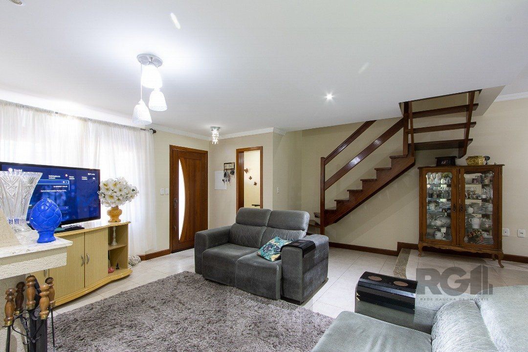 Casa para Venda - 300m², 5 dormitórios, sendo 1 suites, 4 vagas - Portal do Guarujá — foto 9