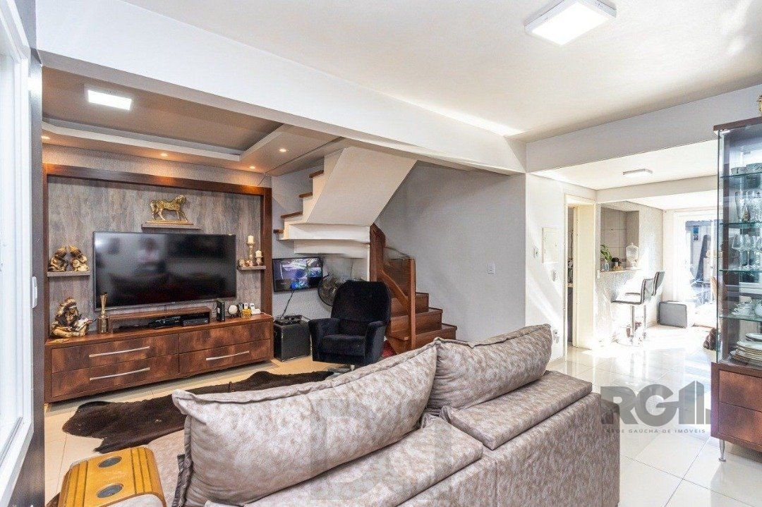 BELÍSSIMA CASA 3 SUÍTES NO CORAÇÃO DO BAIRRO TRISTEZA — foto 3