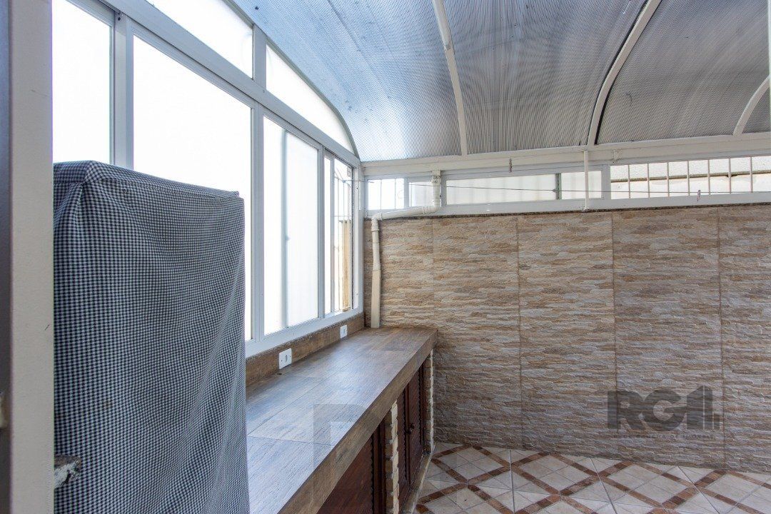 Apartamento Garden de 3 dormitórios, 1 suite e 1 vaga coberta no bairro Cristal. — foto 20