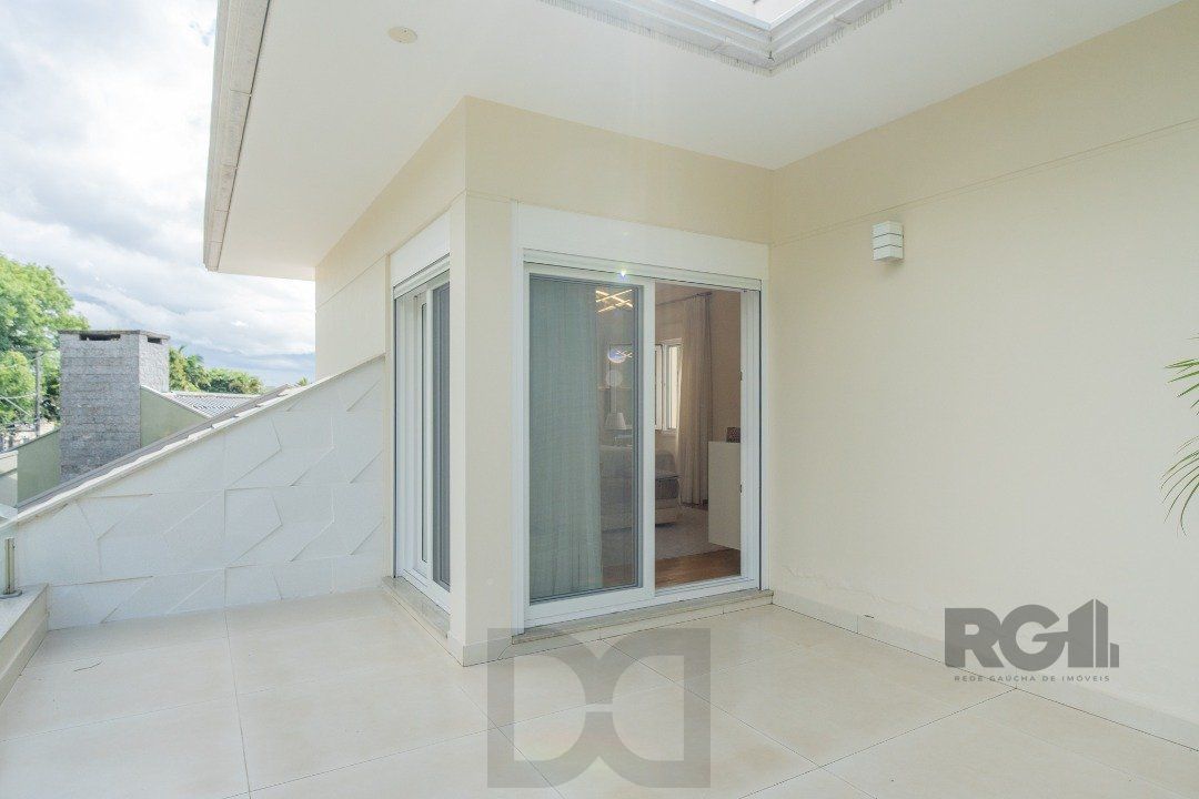 Casa semimobiliada e possui 3 suítes (sendo 1 delas master com closet e hidro) — foto 25