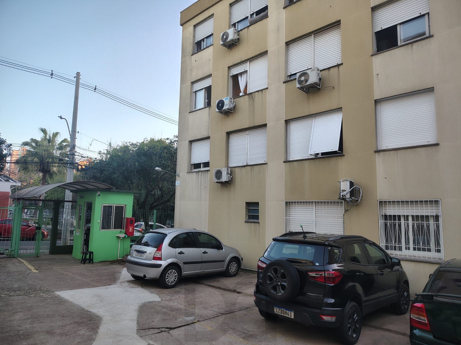 Apartamento de 2 quartos, living para 2 ambientes, banheiro social e 1 vaga escriturada. — foto 15