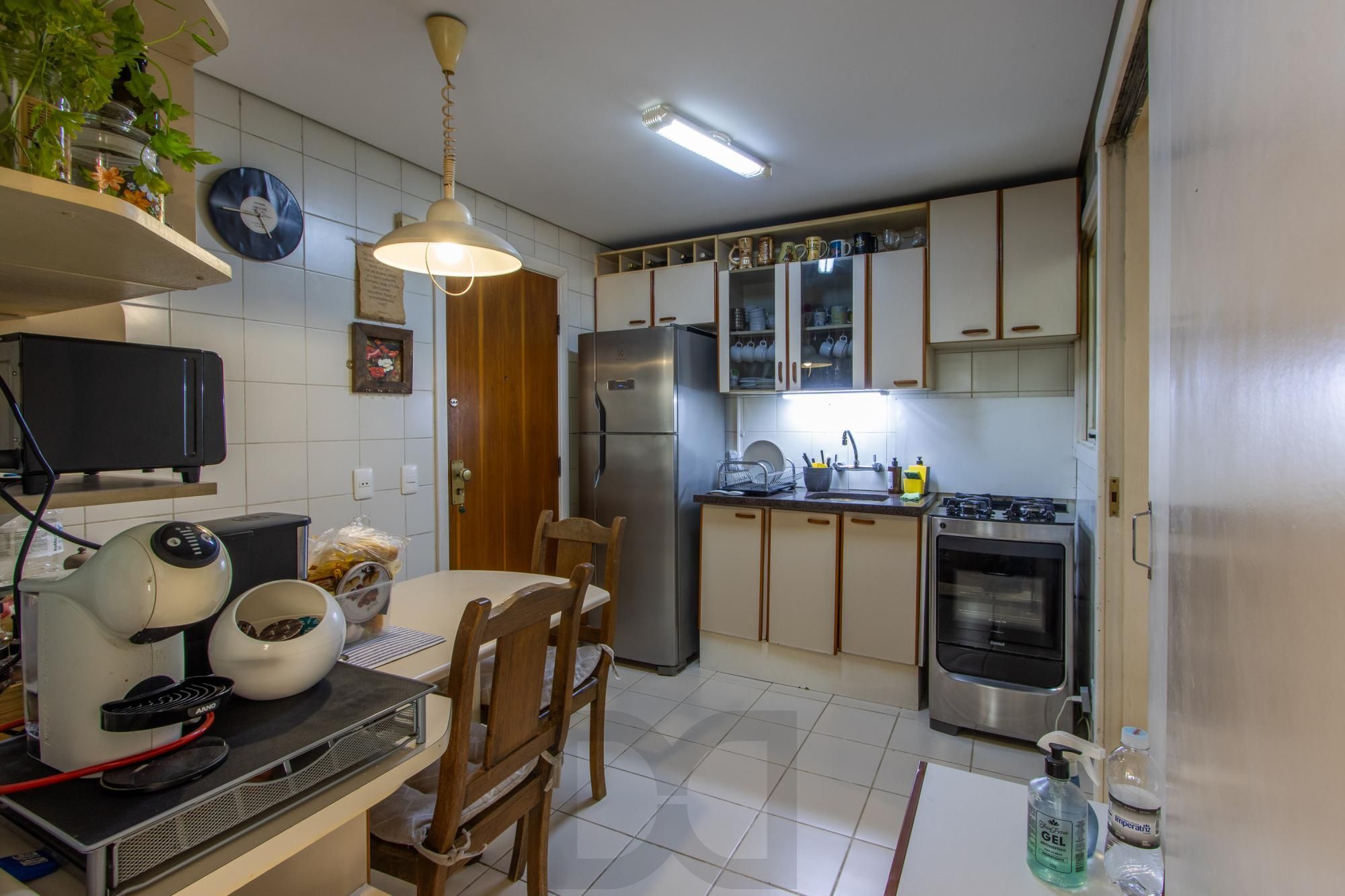 APARTAMENTO 3 DORMITÓRIOS - Vista permanente do Guaíba (menor custo benefício por M2). Somente 25 passos da orla. — foto 35