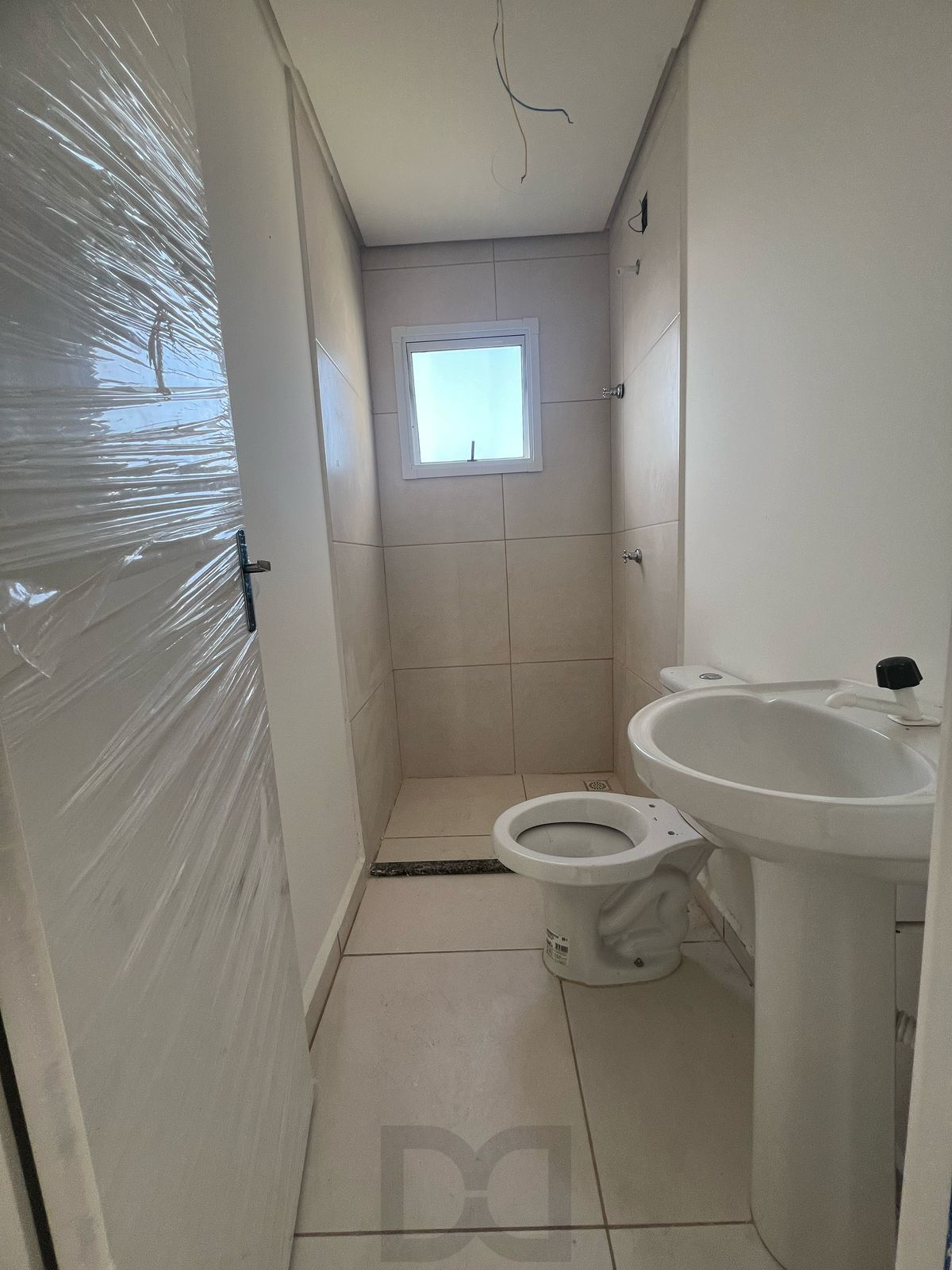 Casa com 2 dormitórios, banheiro social e pátio — foto 6
