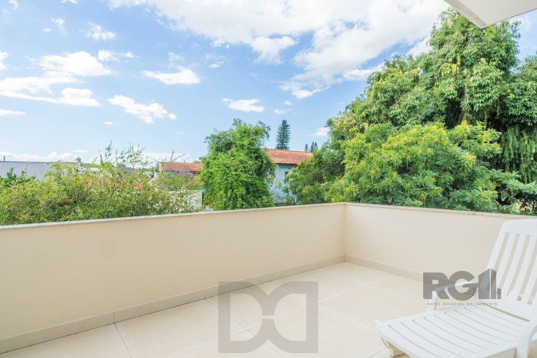 Casa semimobiliada e possui 3 suítes (sendo 1 delas master com closet e hidro) — foto 41