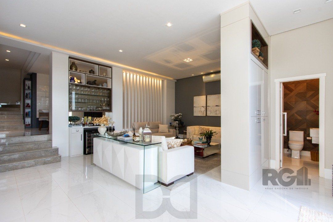 Espetacular 2 Casa Residencial de 5 Quartos e Piscina em Porto Alegre — foto 5