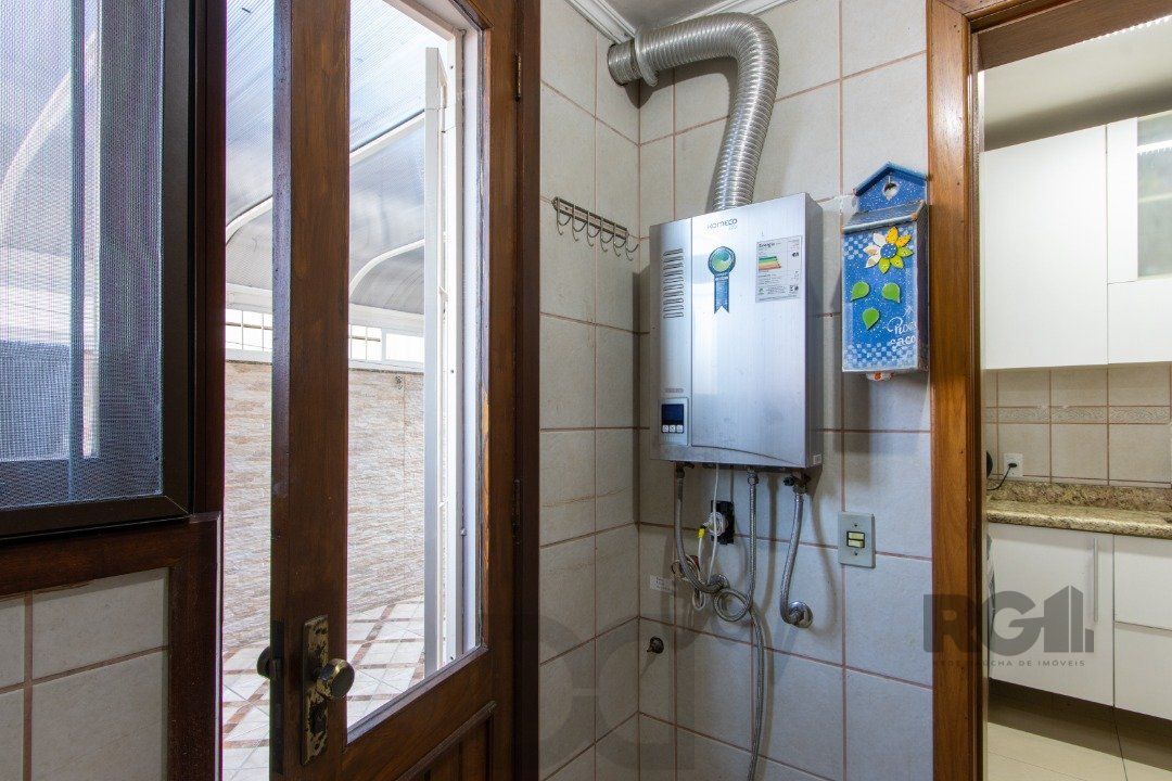 Apartamento Garden de 3 dormitórios, 1 suite e 1 vaga coberta no bairro Cristal. — foto 19