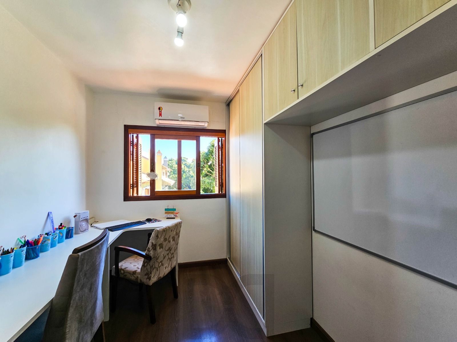 Casa 3 dormitórios I Suíte I Lareira - Bairro Tristeza — foto 46
