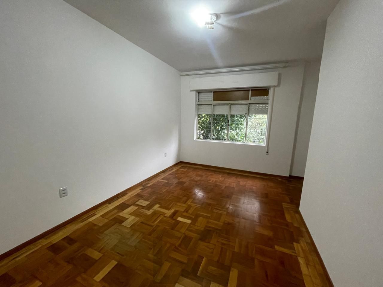 Terreno amplo com 690m², com duas casas construídas para moradia ou investyirdores!! — foto 13