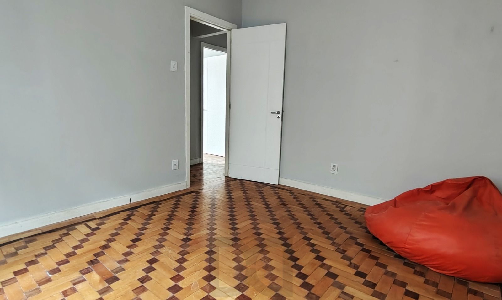 Apartamento de 3 dormitórios, 2 banheiros no Centro Histórico. — foto 21