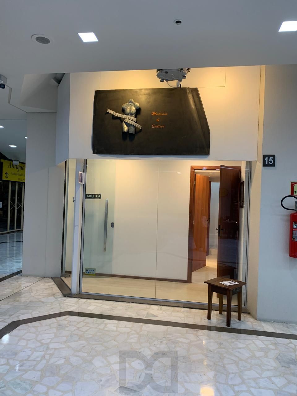 Loja térrea na Galeria Dr. Florêncio Ygartua - Bairro Moinhos de Vento — foto 5