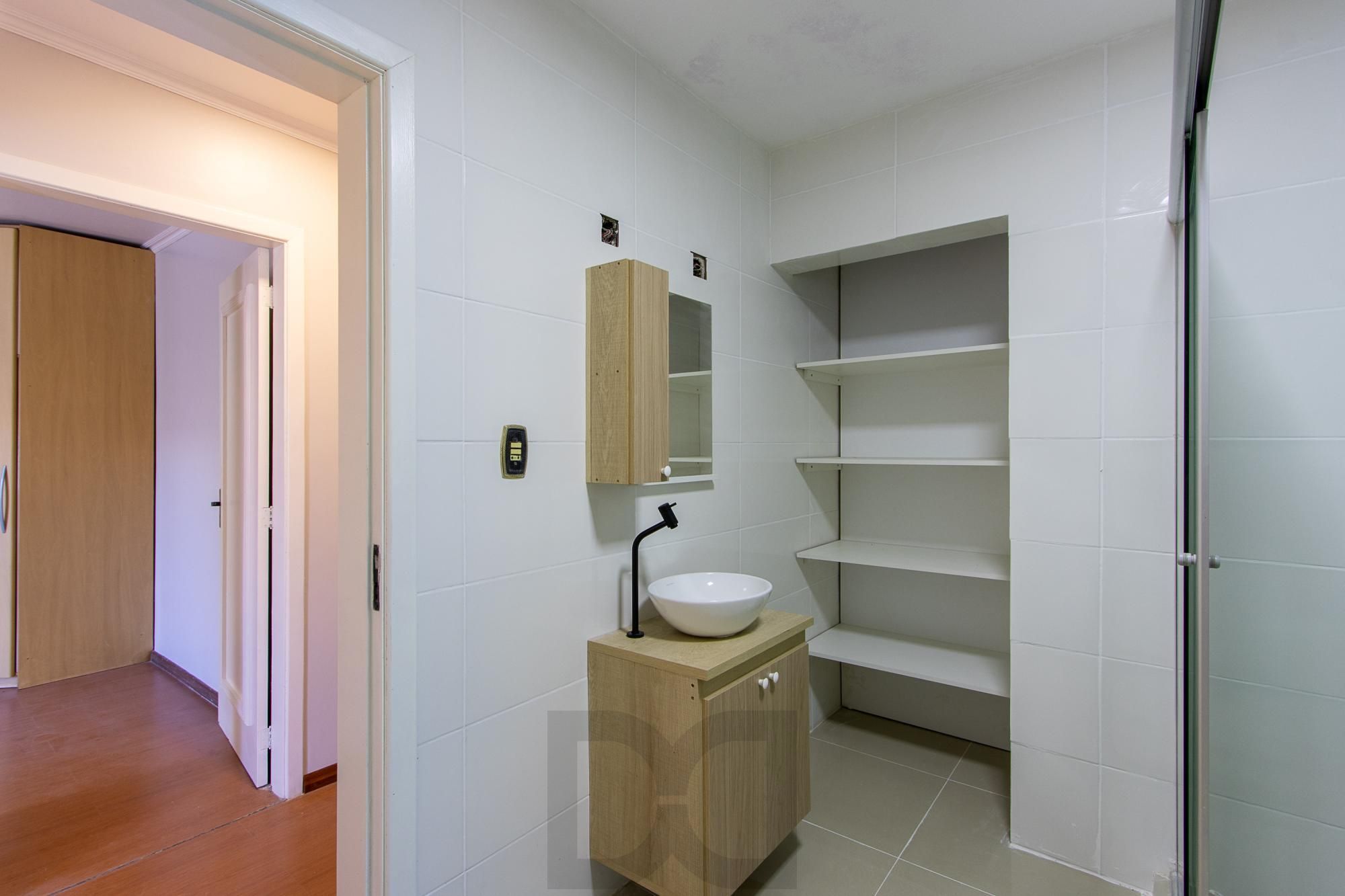 Casa de alvenaria, com 3 quartos, 1 suíte e 3 vagas de garagem. — foto 55