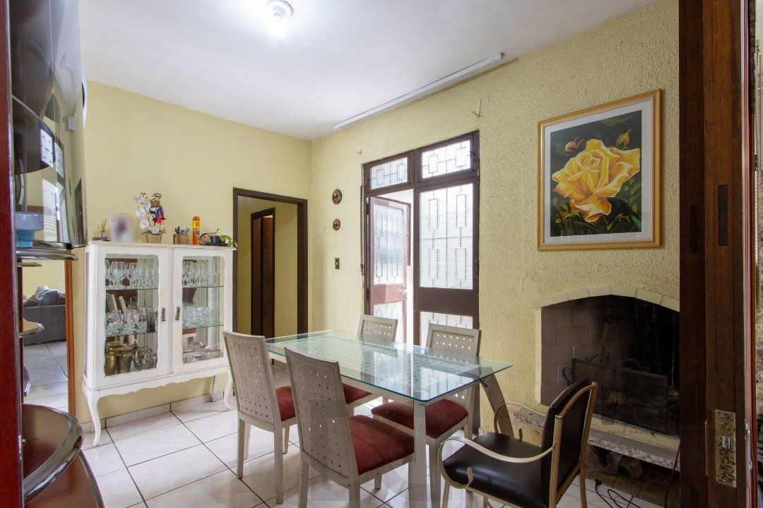 Casa térrea, 3 quartos, 2 banheiros, com pátio no Bairro Cavalhada — foto 9