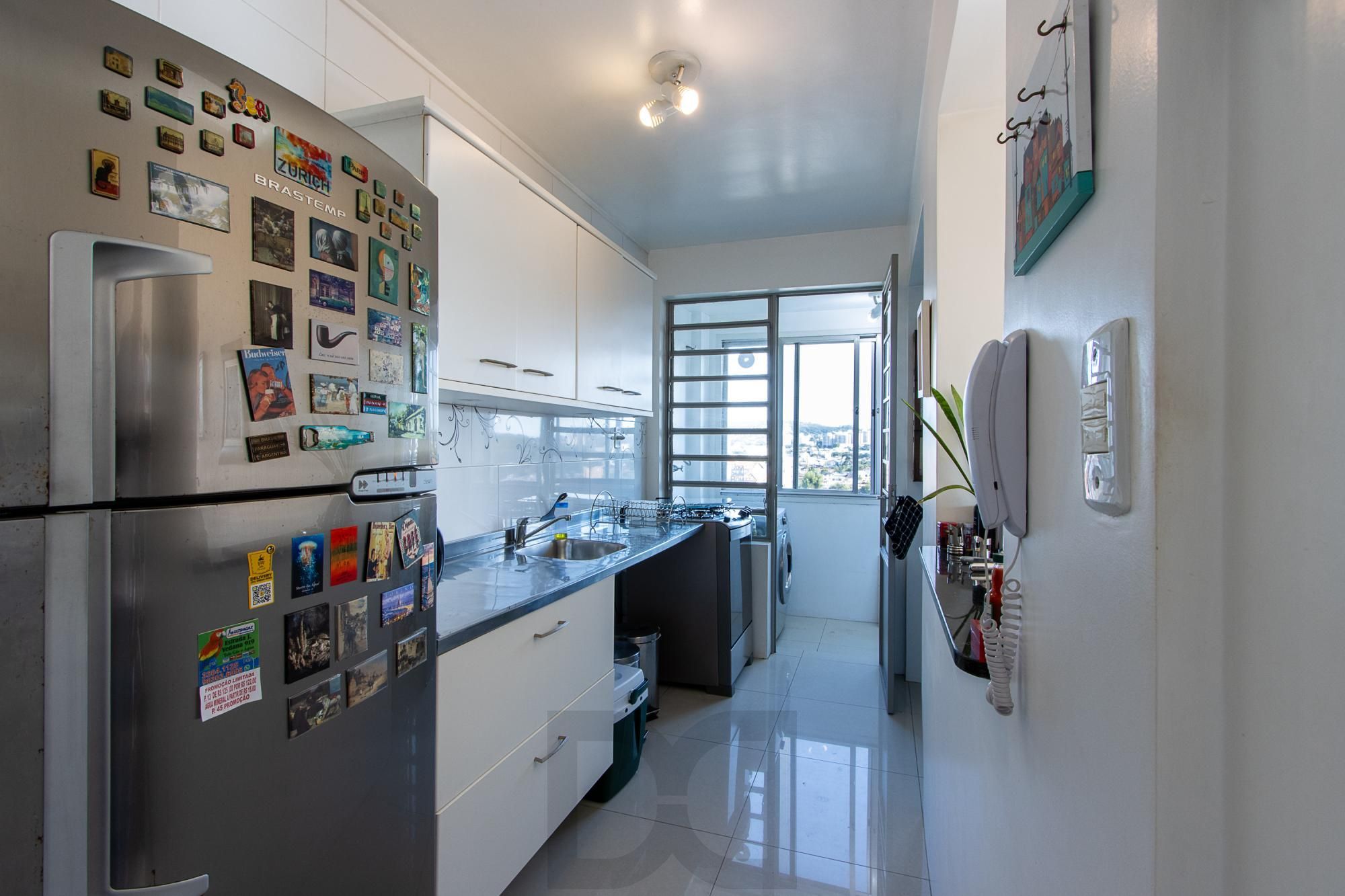 Lindo apartamento locado, mobiliado, andar alto com vista para o Rio, 2 quartos - Bairro Cristal — foto 9