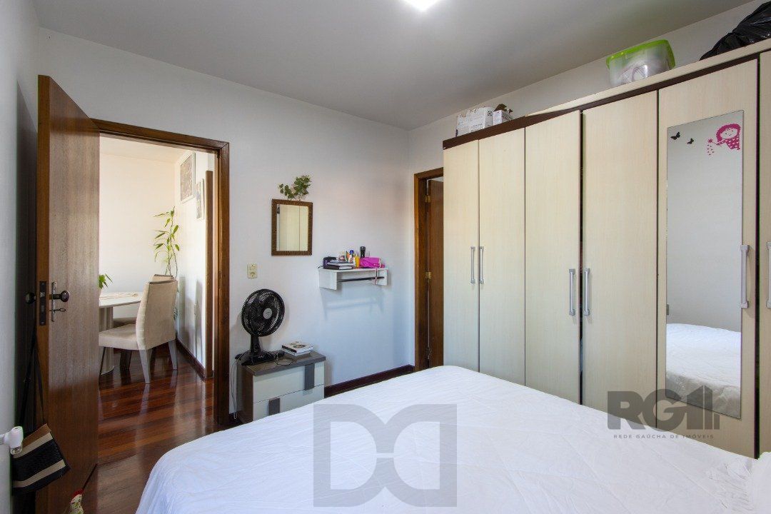 Casa de alvenaria, 3 quartos, 1 suíte, 4 banheiros e 5 vagas de garagem. — foto 45