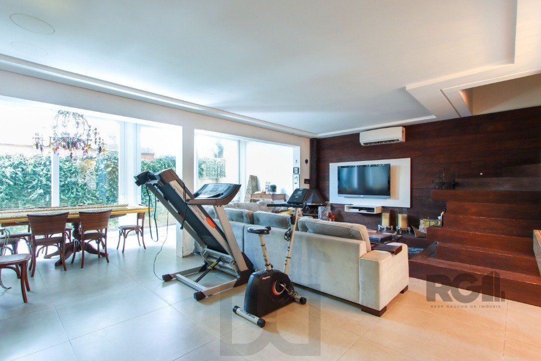 Casa com 327m² de área privativa, oferecendo 3 dormitórios, sendo 3 suítes — foto 8