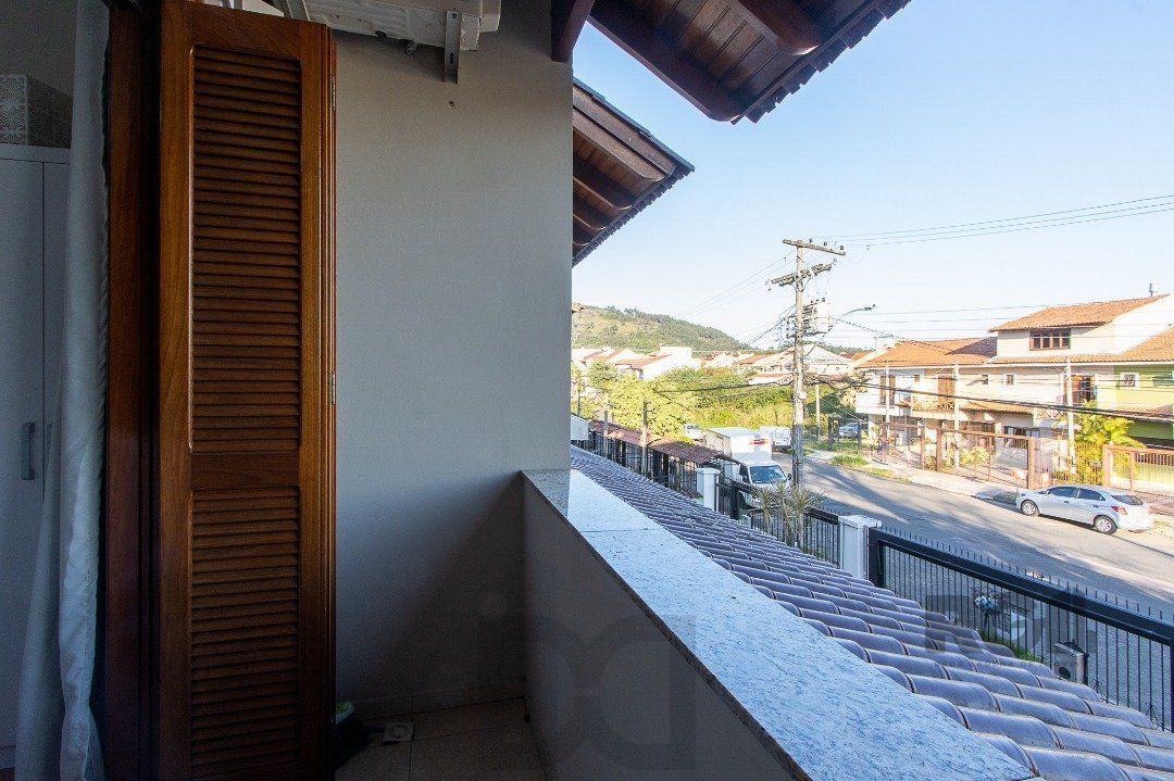 Casa para Venda - 300m², 5 dormitórios, sendo 1 suites, 4 vagas - Portal do Guarujá — foto 39