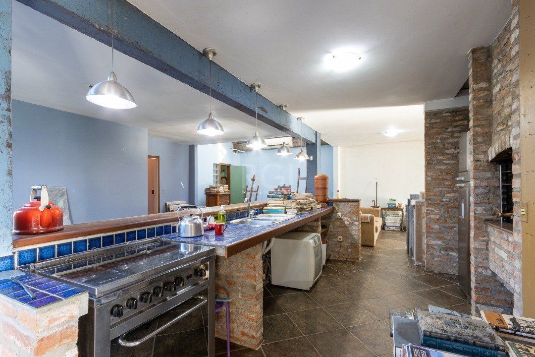 Casa para Venda - 244m², 3 dormitórios, sendo 1 suites, 2 vagas - Guarujá — foto 10