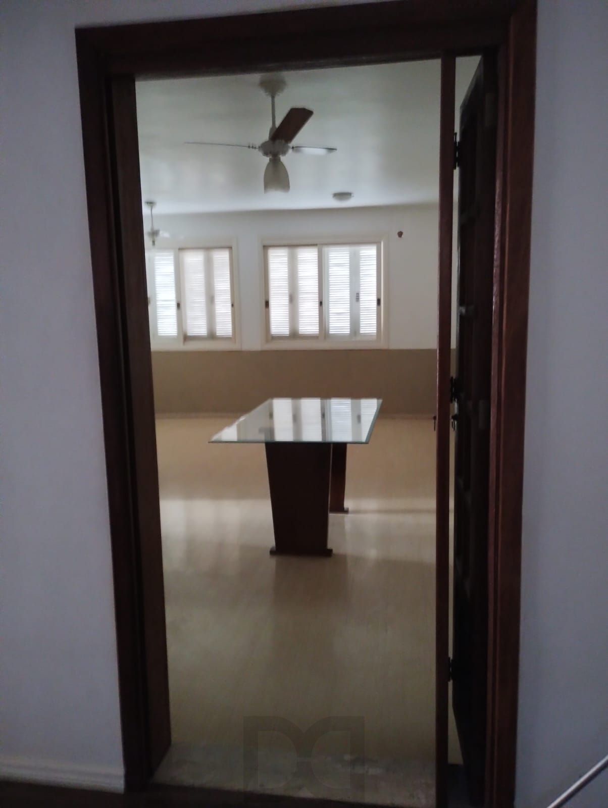 Excelente Casa com 03 suítes + Apto nos fundos com 01 Dor. Garagem 3 carros — foto 13