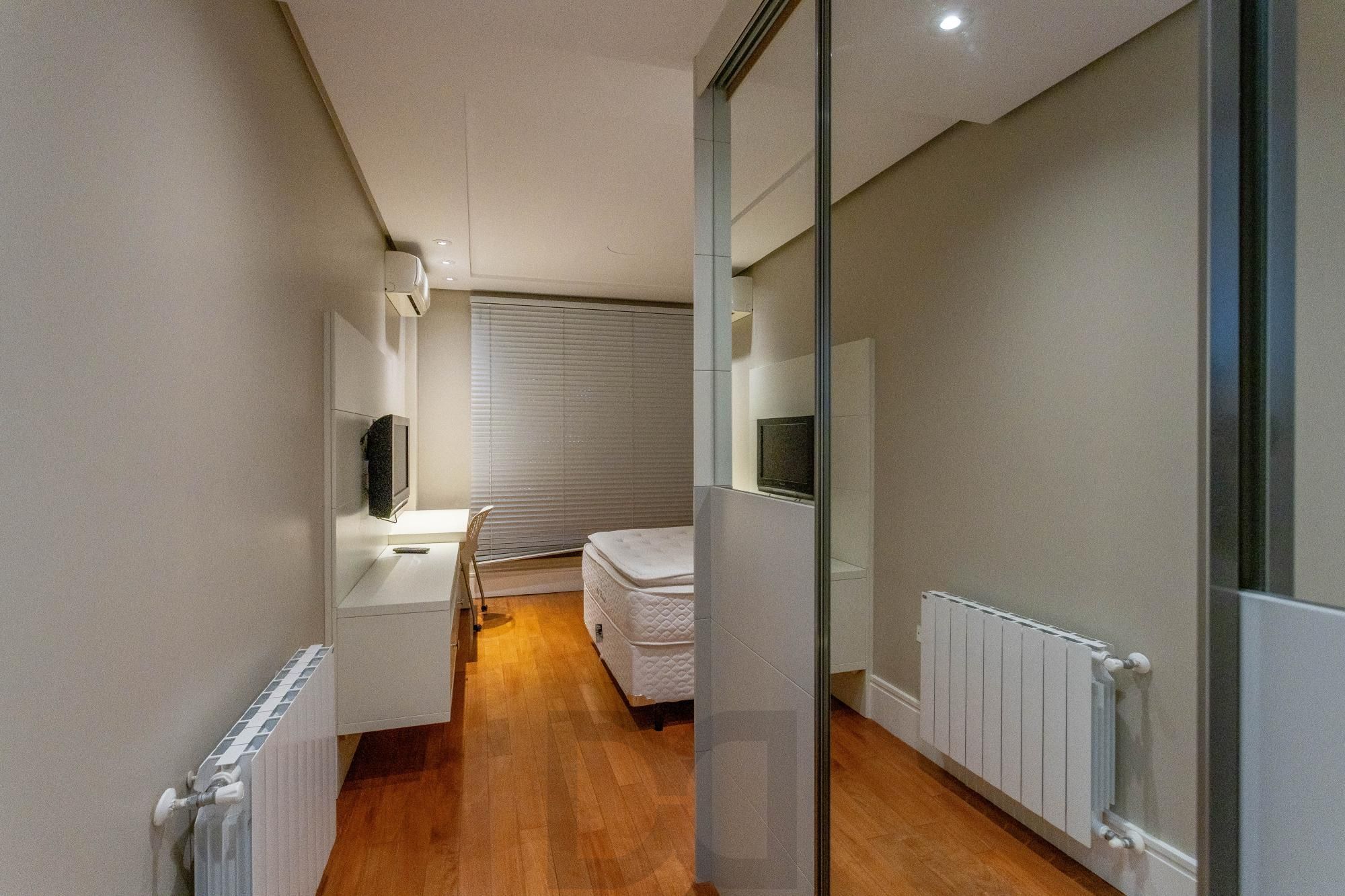 Apartamento para alugar em Mont 'Serrat com 6 quartos, 6 vagas e ótima localização — foto 61