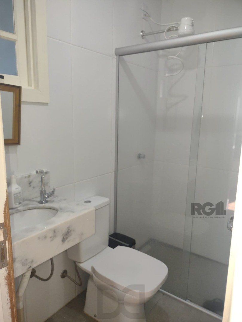 Casa com 250m², 2 quartos, 1 suite, edícula, no bairro Nonoai — foto 10